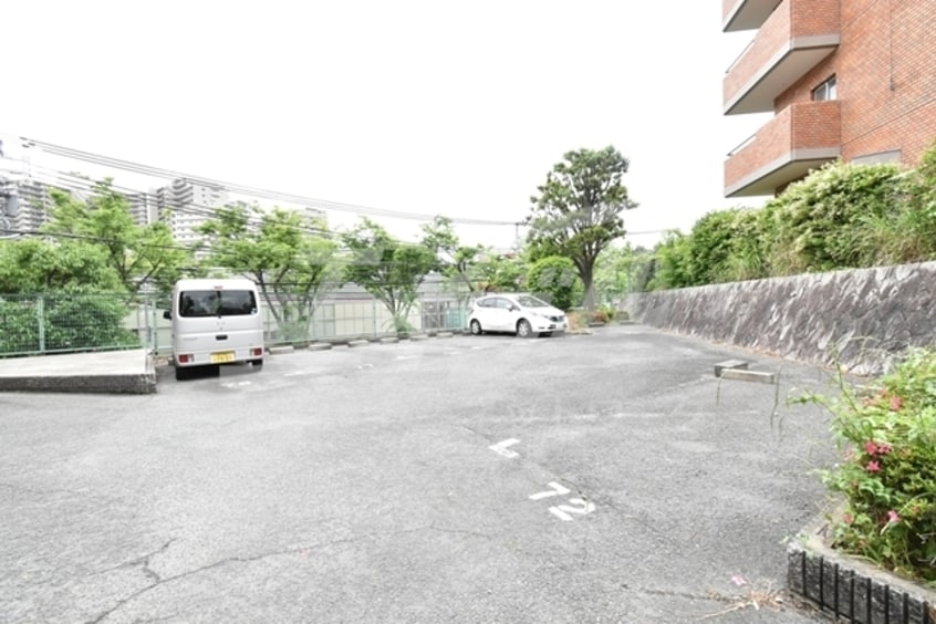  レジデンス吉川5号棟