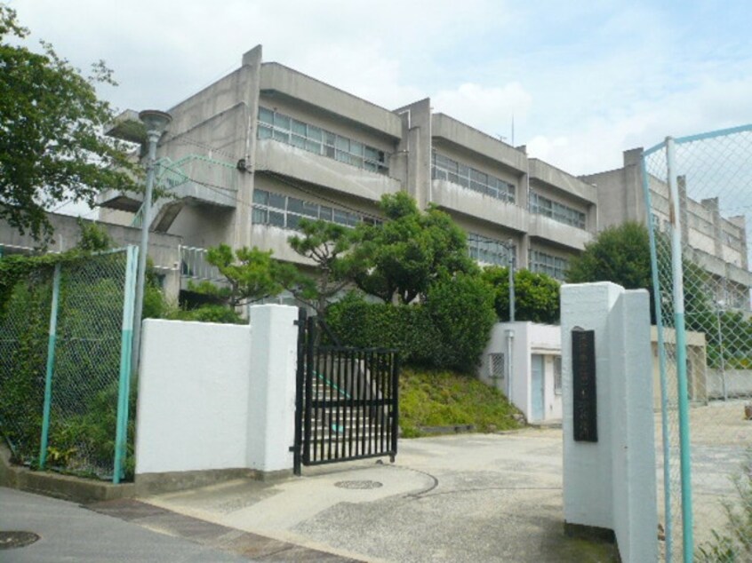 摂津市立第二中学校(中学校/中等教育学校)まで824m※摂津市立第二中学校 アルバ摂津