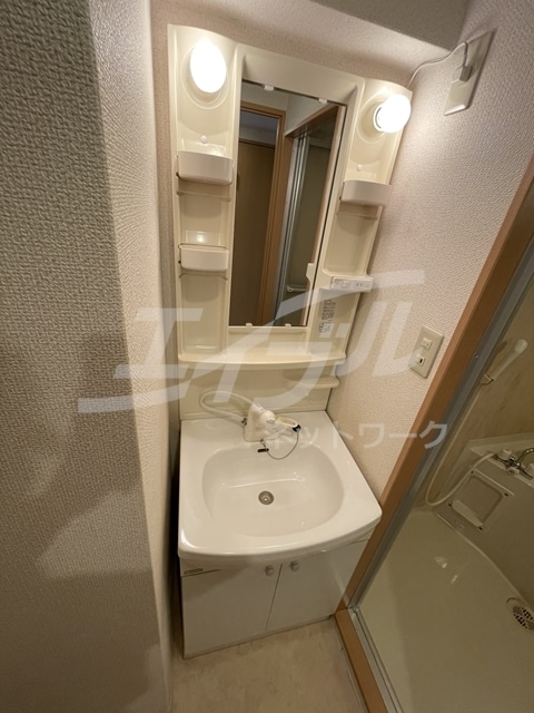  フローライト上新庄駅前