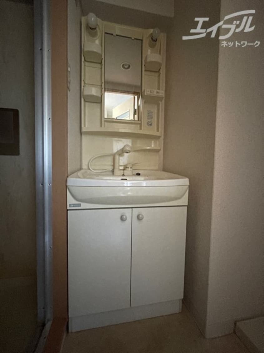  フローライト上新庄駅前