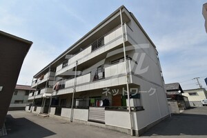 アビタ宮の前