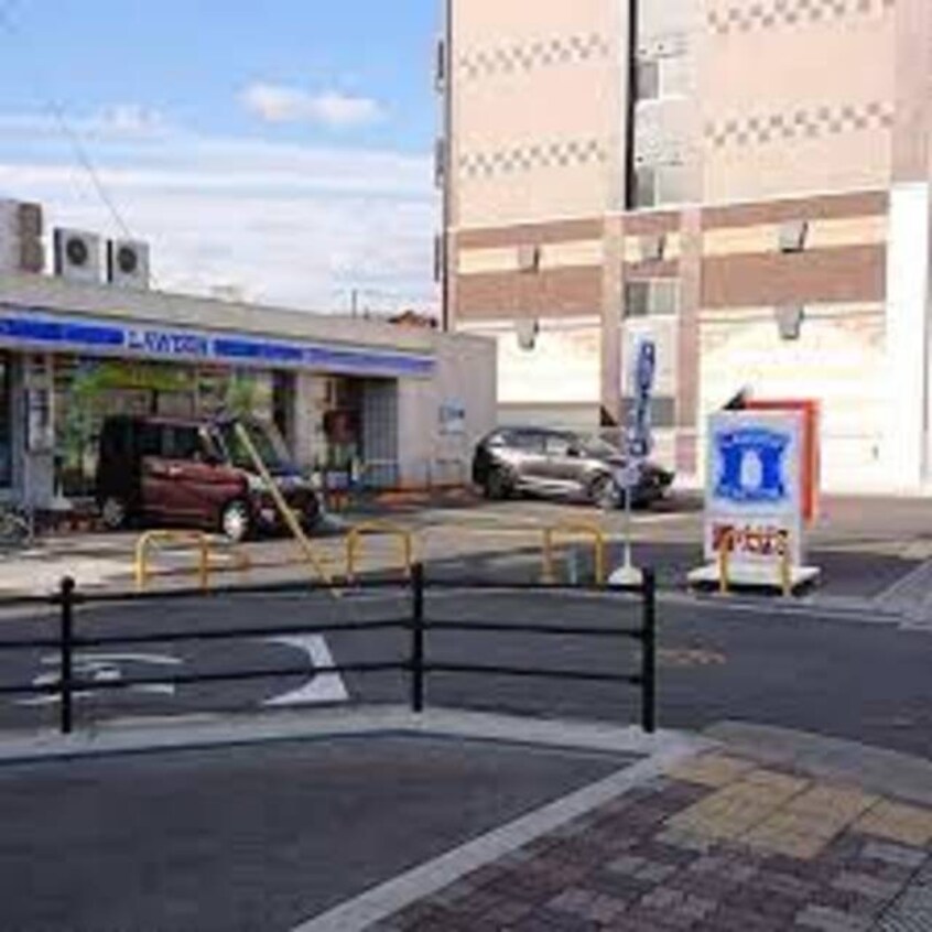 ローソン阪急崇禅寺駅前店(コンビニ)まで668m※ローソン阪急崇禅寺駅前店 シャーメゾンプリメーラ