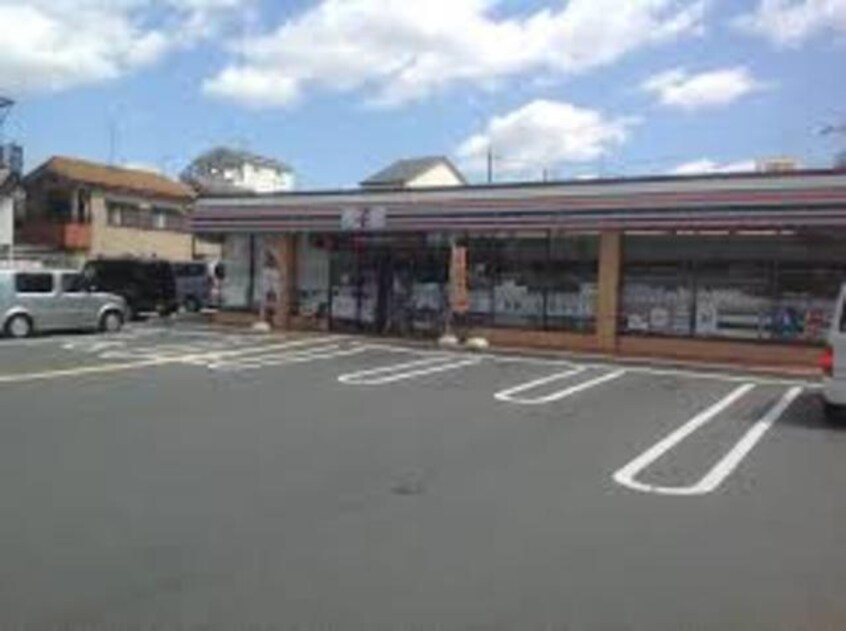 セブンイレブン摂津東別府4丁目店(コンビニ)まで1373m※セブンイレブン摂津東別府4丁目店 井高野レジデンス