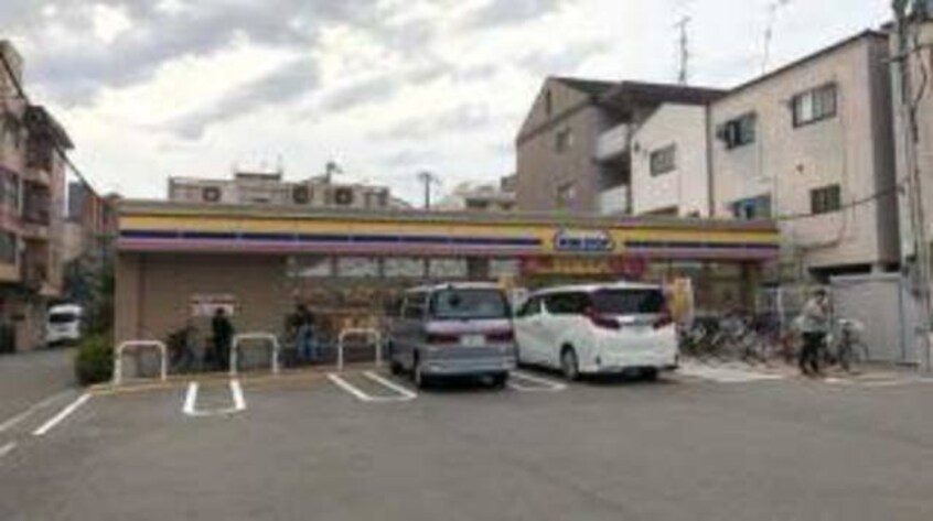 ミニストップ東淀川豊里4丁目店(コンビニ)まで449m※ミニストップ東淀川豊里4丁目店 フジパレス豊里中央公園Ⅱ番館