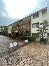 エステ南千里B棟