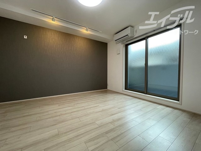 広くてきれいなリビングです！快適に過ごせそうですね。 フジパレス東正雀