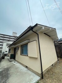 西岡貸家