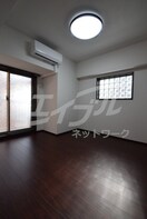  プレジオ江坂ROUGE