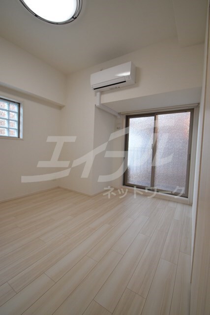  プレジオ江坂ROUGE