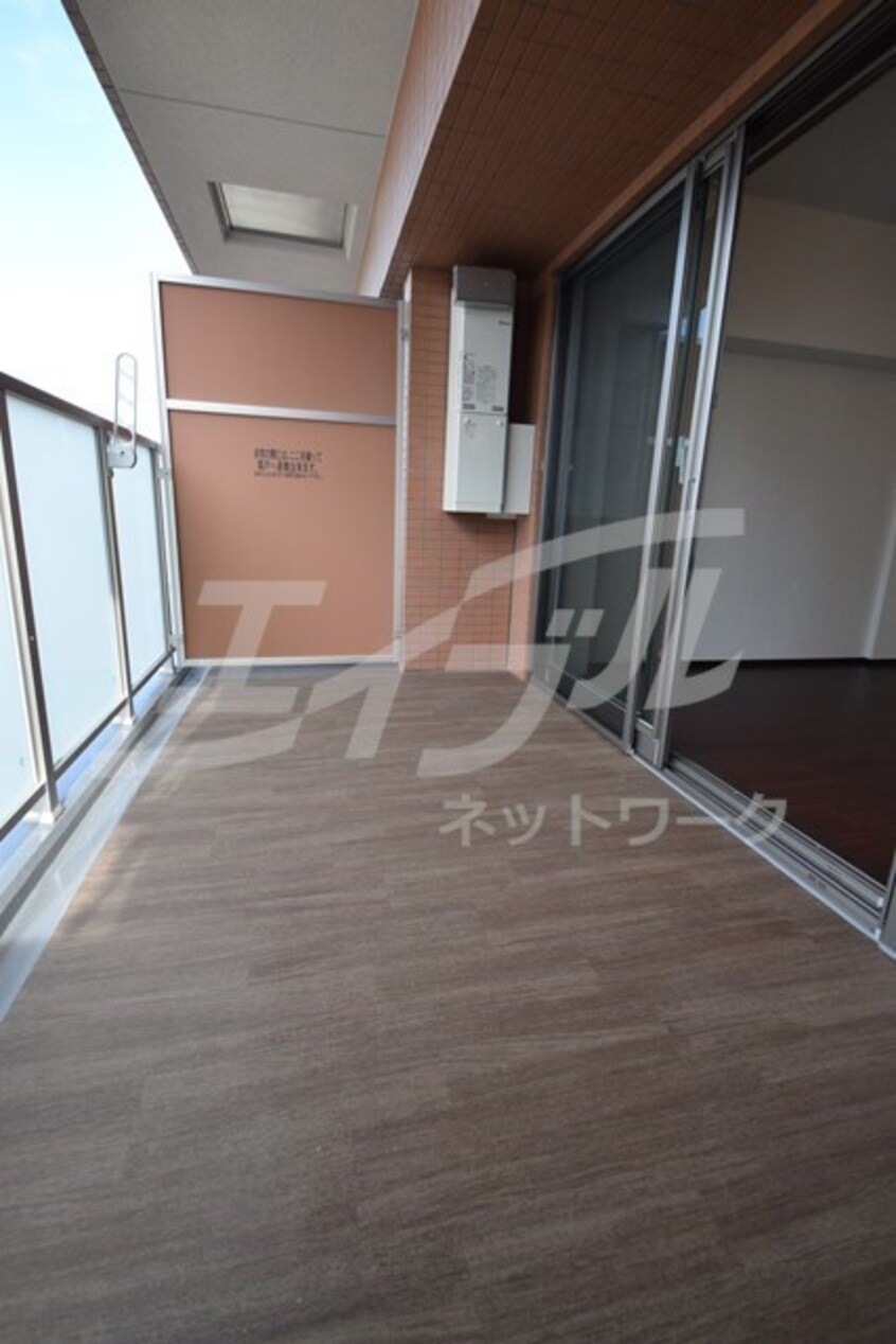  プレジオ江坂ROUGE