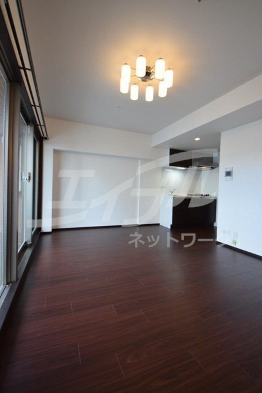  プレジオ江坂ROUGE