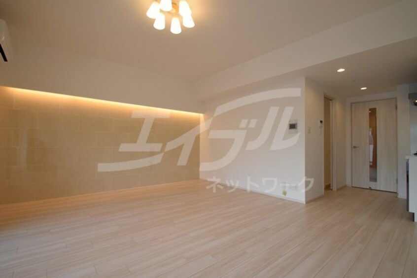  プレジオ江坂ROUGE