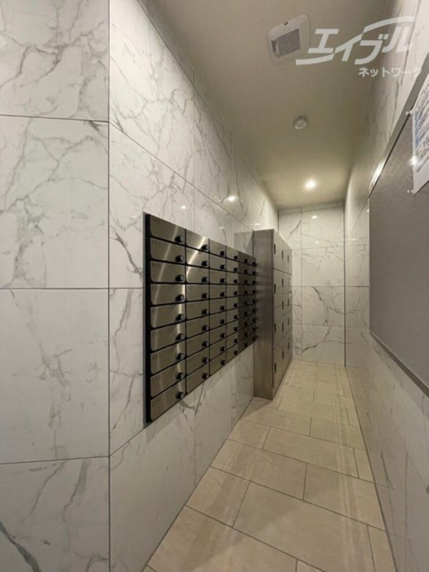  アドバンス江坂東デパール