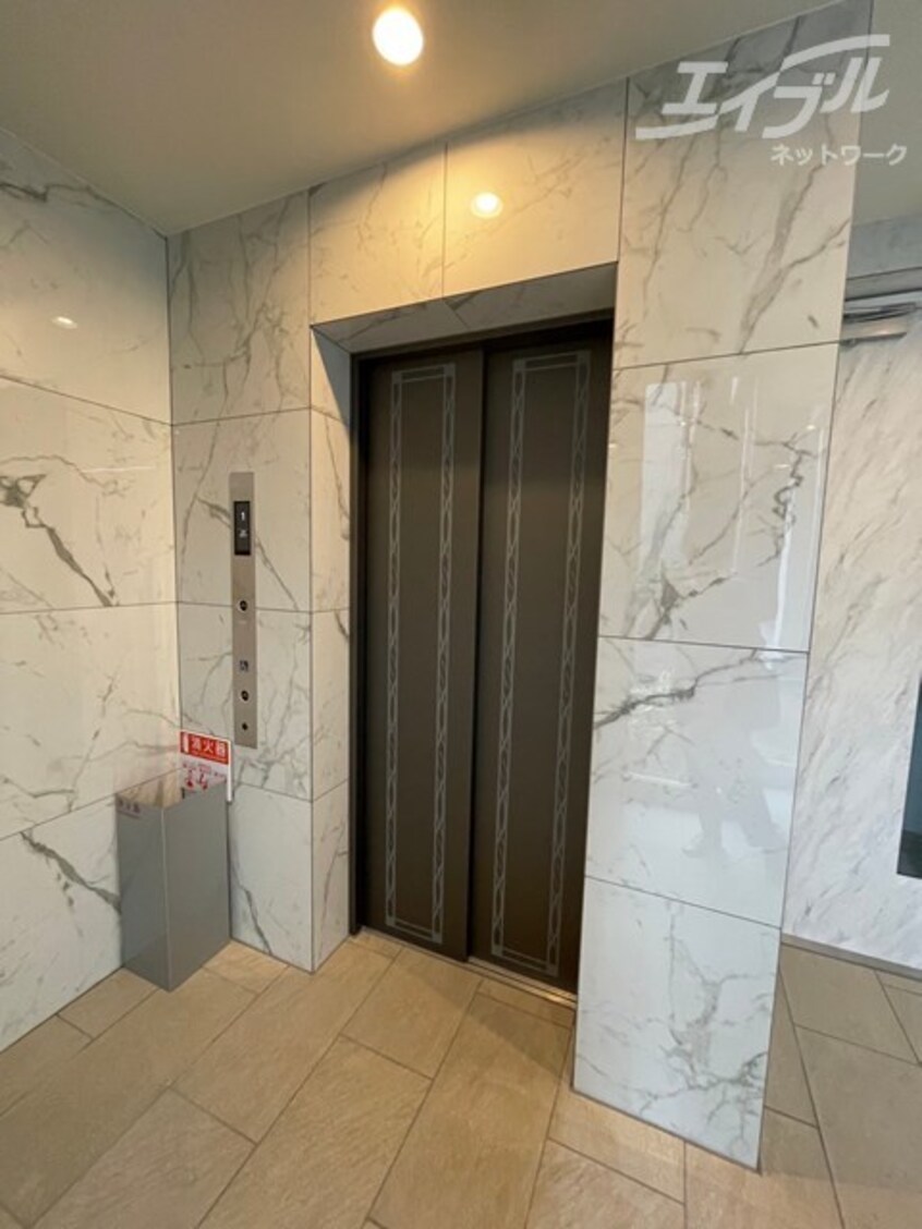  アドバンス江坂東デパール