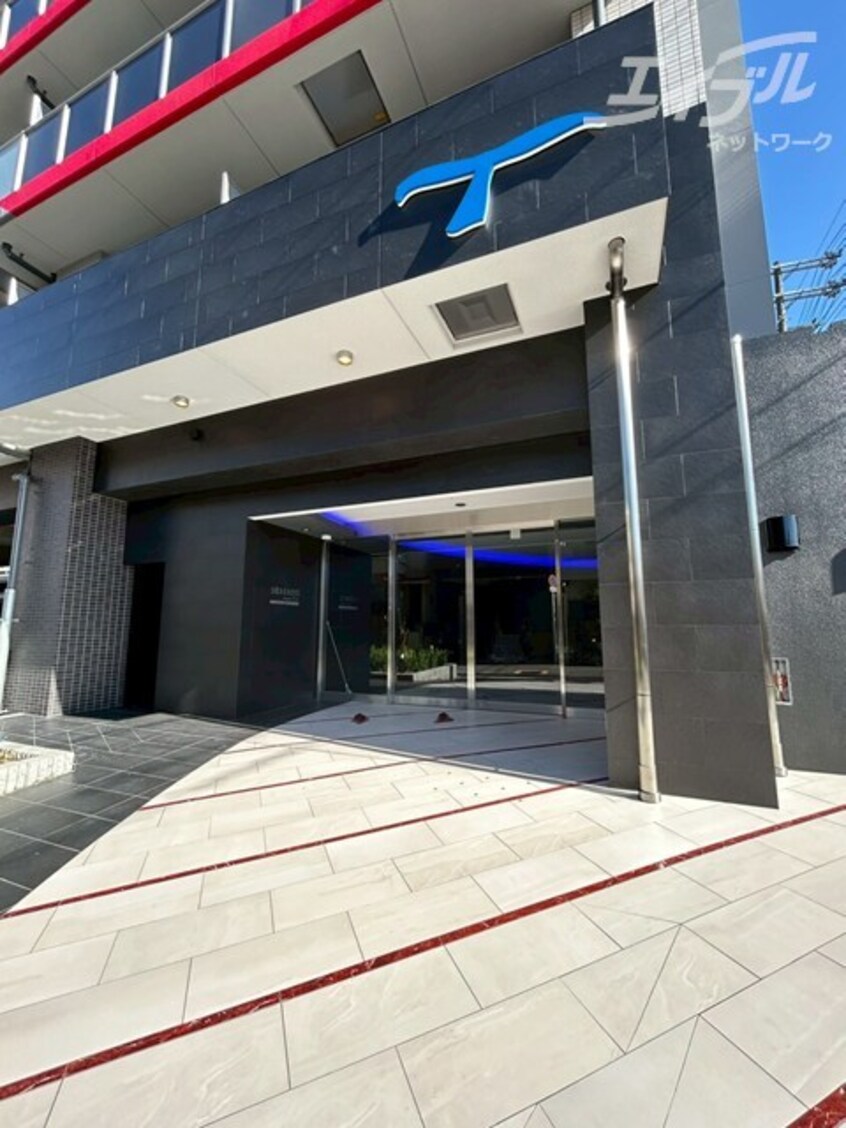  セレニテ江坂エクラ