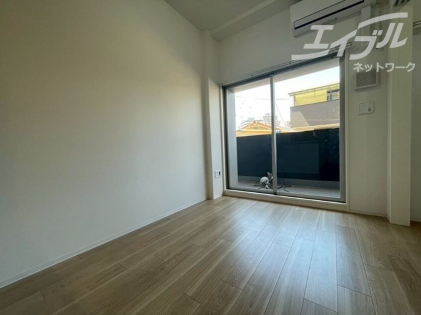  セレニテ江坂エクラ