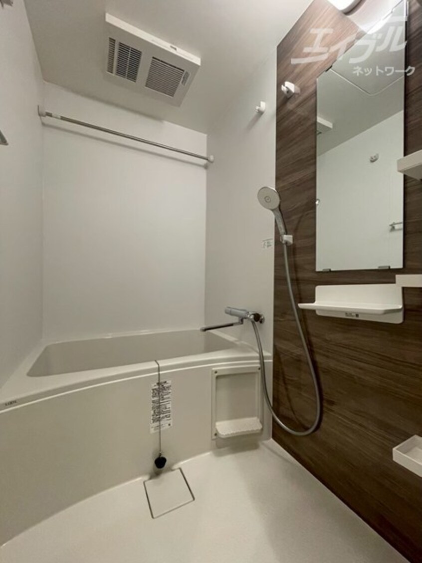  セレニテ江坂エクラ