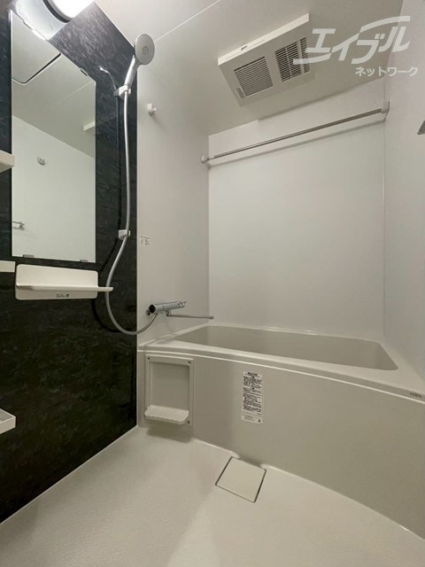  セレニテ江坂エクラ