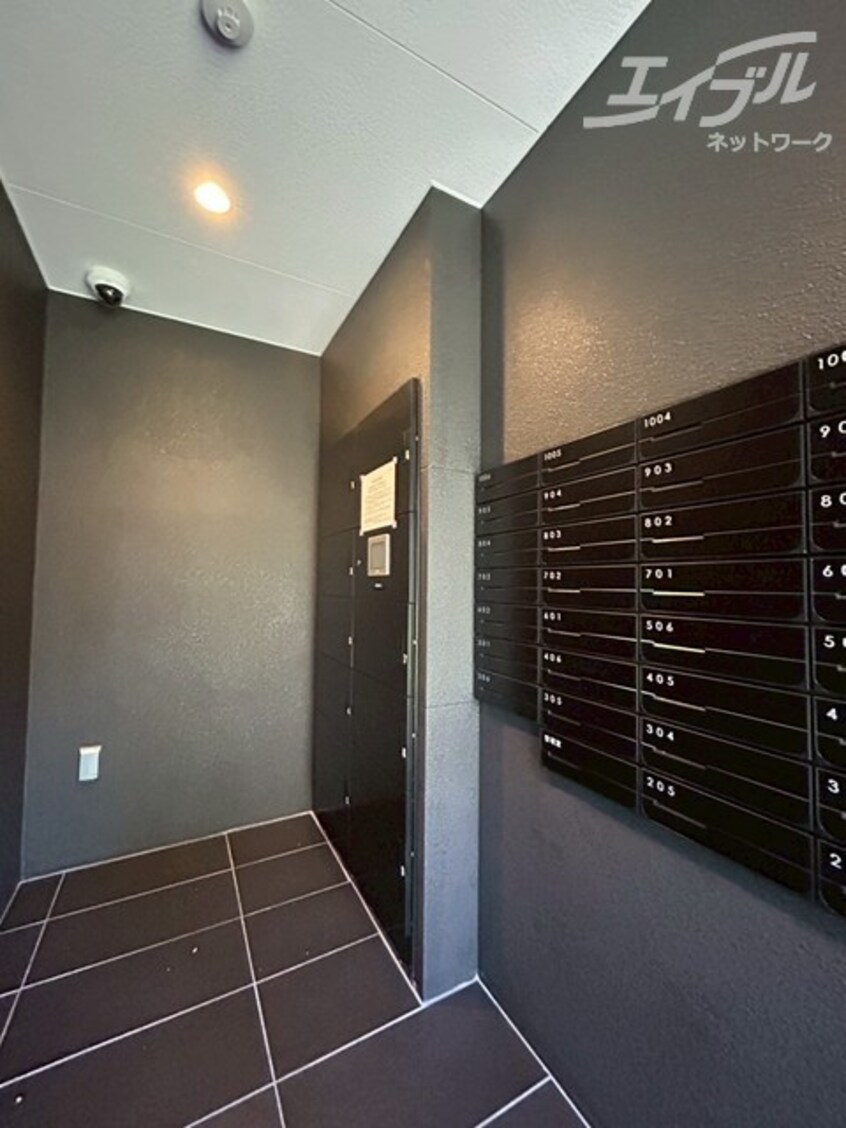  セレニテ江坂エクラ