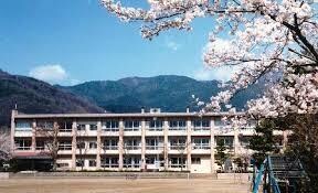 甲府市立里垣小学校(小学校)まで917m グレープハウスＫ（A棟）