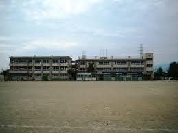 甲府市立大里小学校(小学校)まで525m CRADLE
