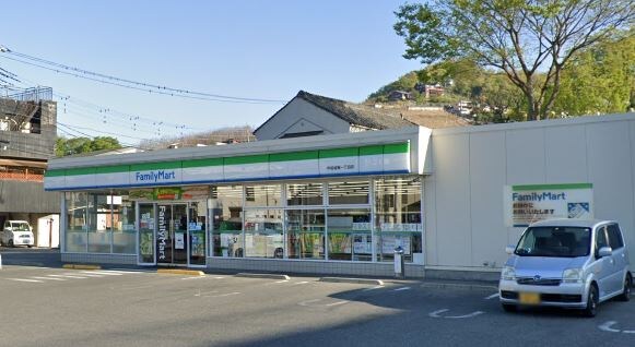 ﾌｧﾐﾘｰﾏｰﾄ 甲府城東一丁目店(コンビニ)まで540m ケイズガーデン