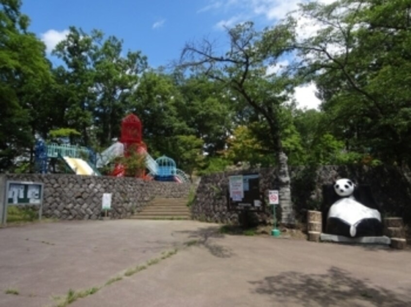 愛宕山広域公園(公園)まで2320m ピオーネ東光寺 A
