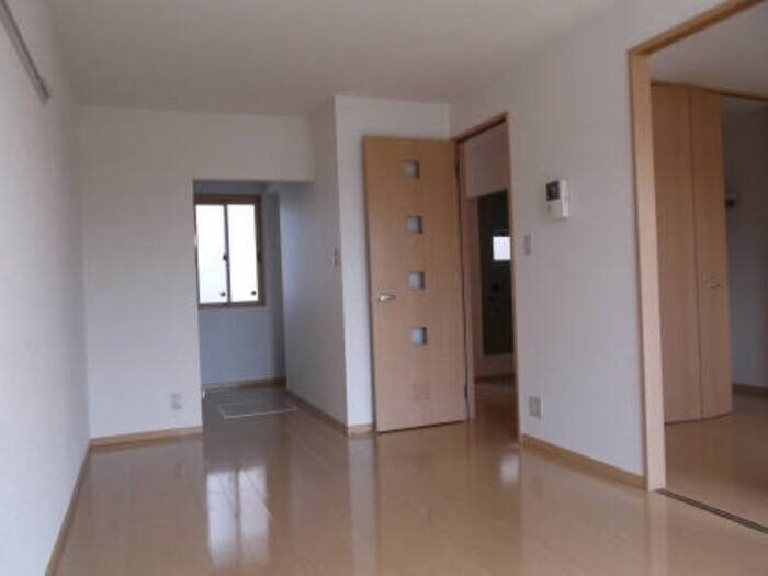  ロイヤルパレス仲澤　B