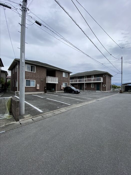  ロイヤルパレス仲澤　B