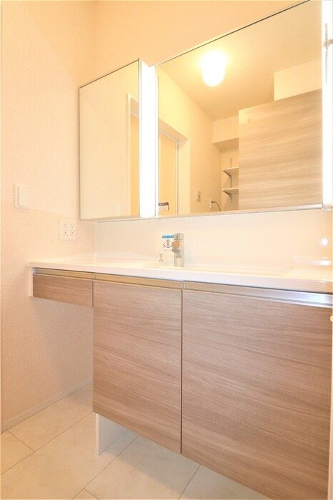  サンプラウド藤