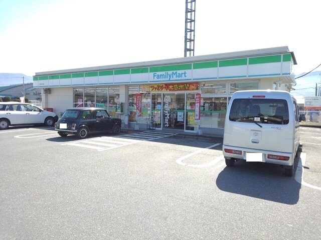 ファミリーマート田富東花輪店まで450m メゾンドフルール・II