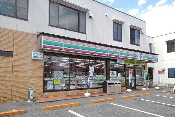 セブンイレブン甲府国母店まで450m フィオーレ