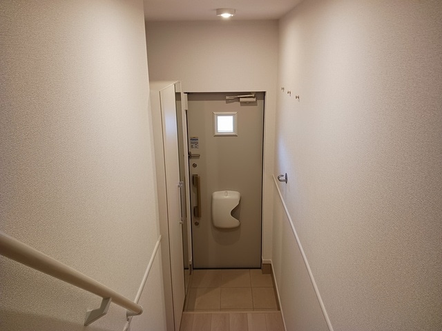  ヒカルサ甲府国母　イースト