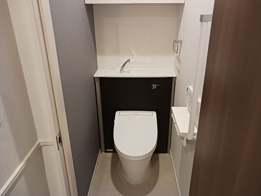  ヒカルサ甲府国母　イースト