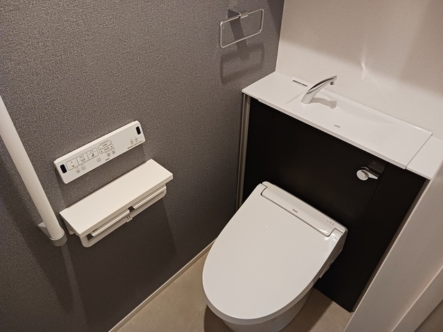  ヒカルサ甲府国母　イースト