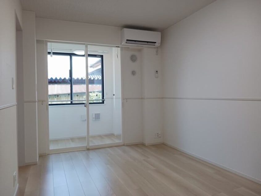  ヒカルサ甲府国母　イースト