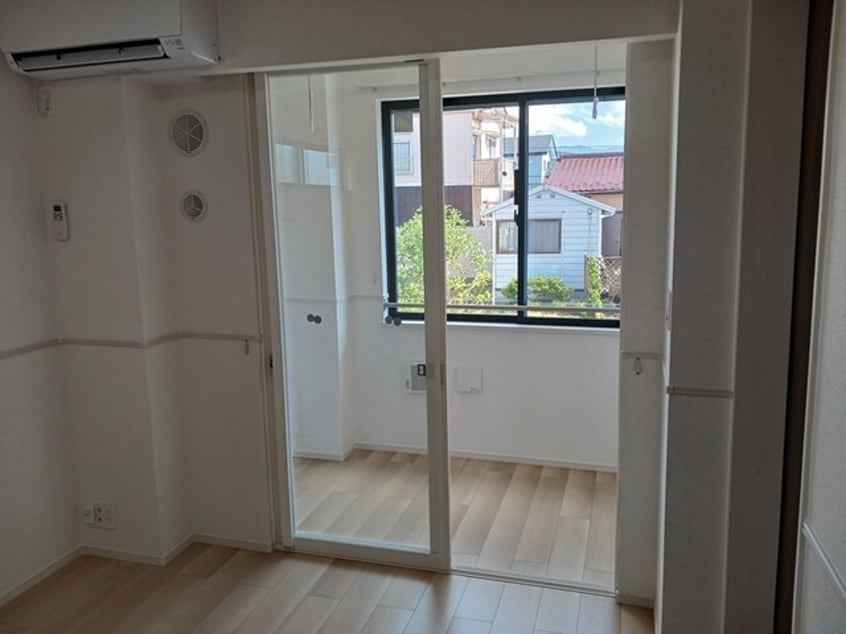  ヒカルサ甲府国母　イースト