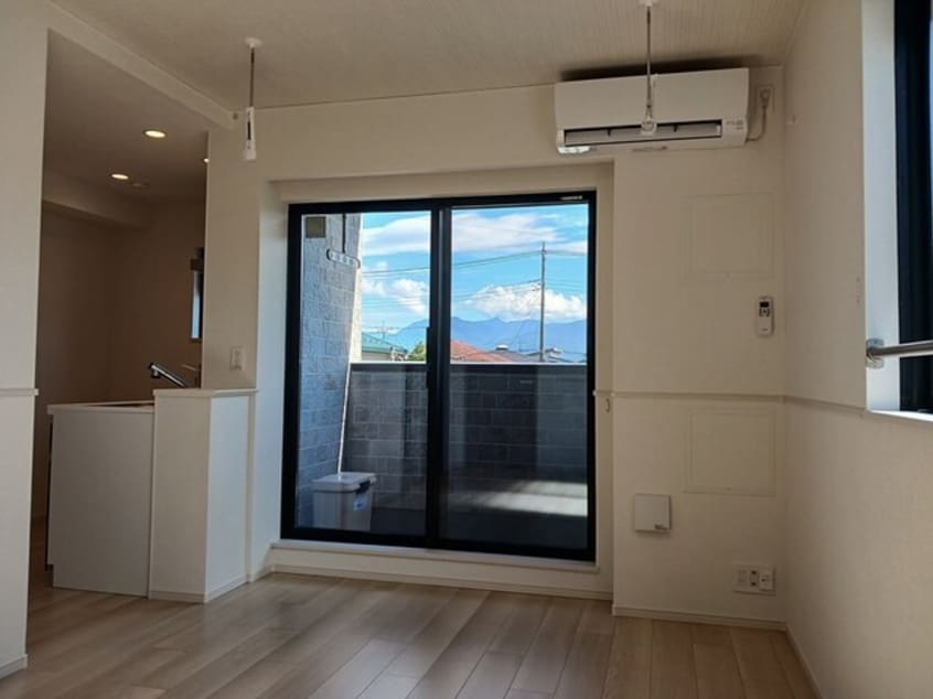  ヒカルサ甲府国母　イースト