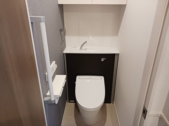  ヒカルサ甲府国母　イースト