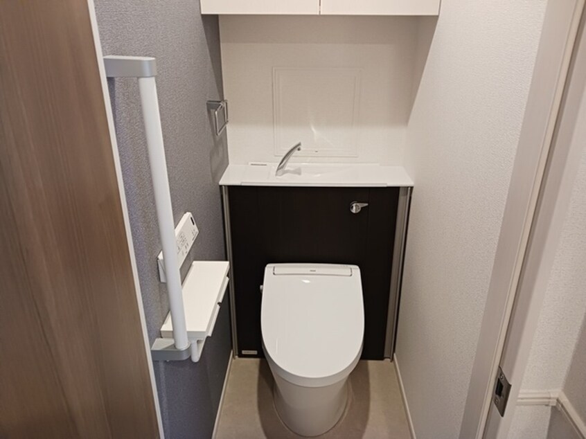  ヒカルサ甲府国母　イースト