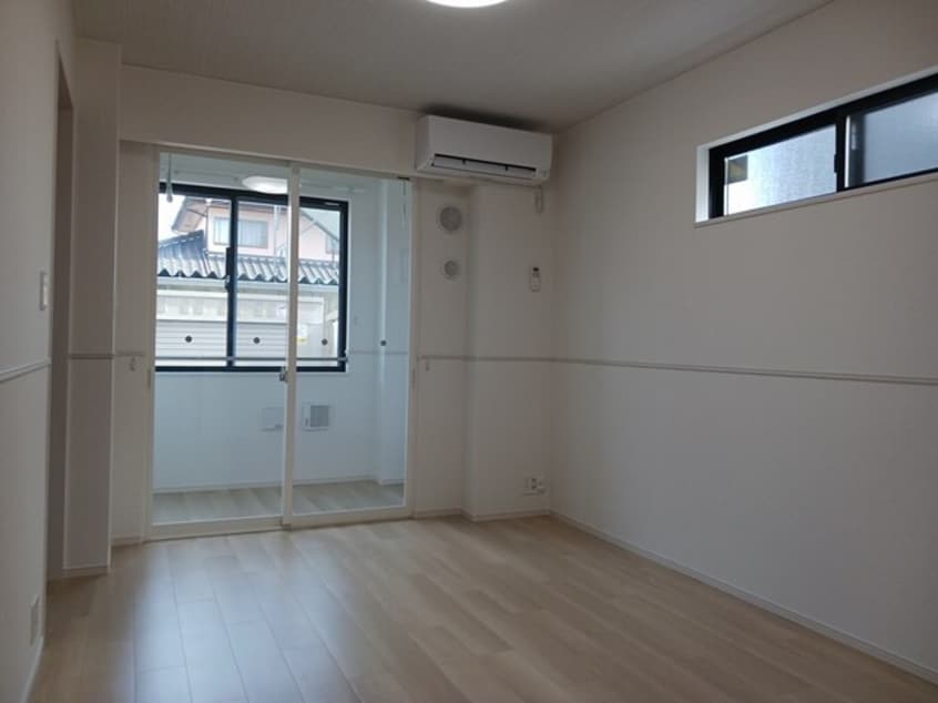  ヒカルサ甲府国母　イースト