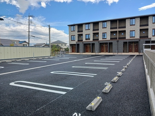  ヒカルサ甲府国母　イースト