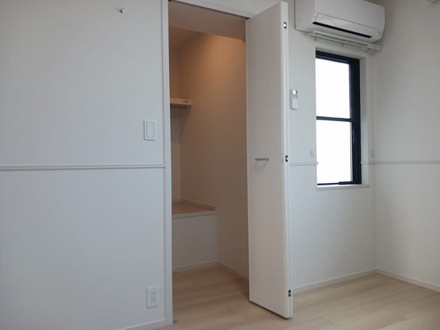  ヒカルサ甲府国母　イースト