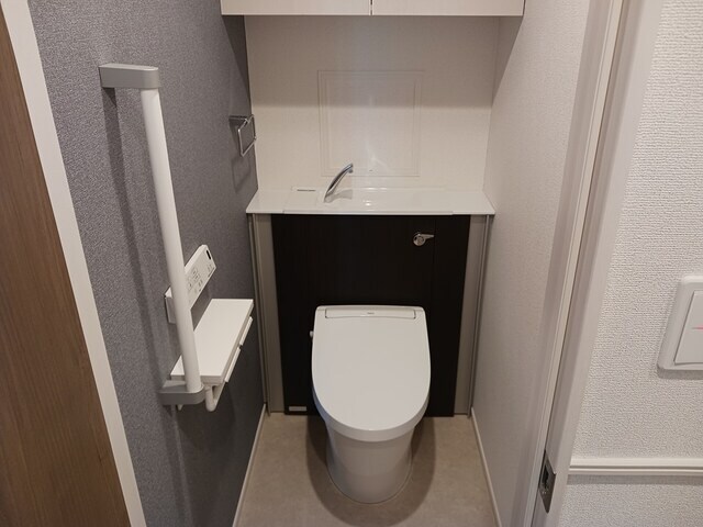  ヒカルサ甲府国母　イースト