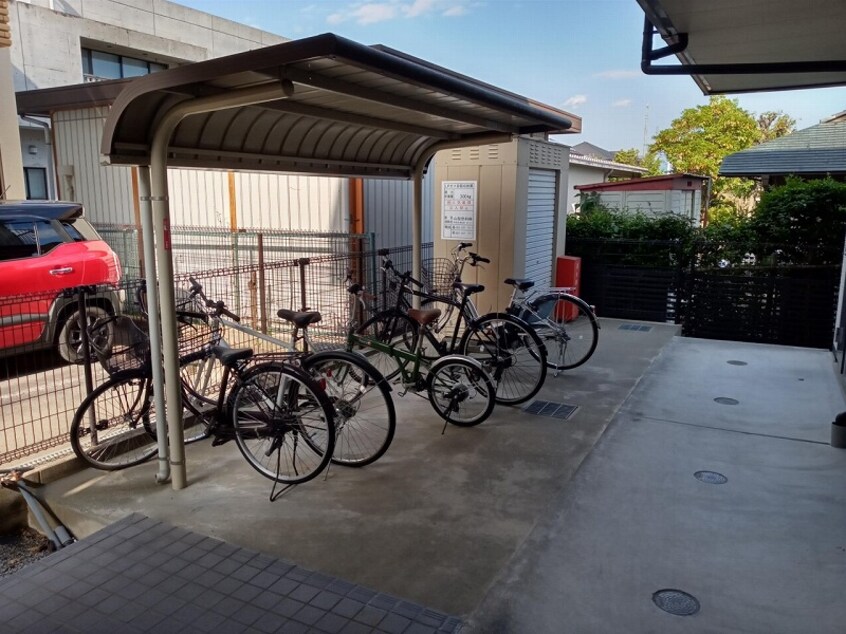 駐輪場 レオパレスペパーミント