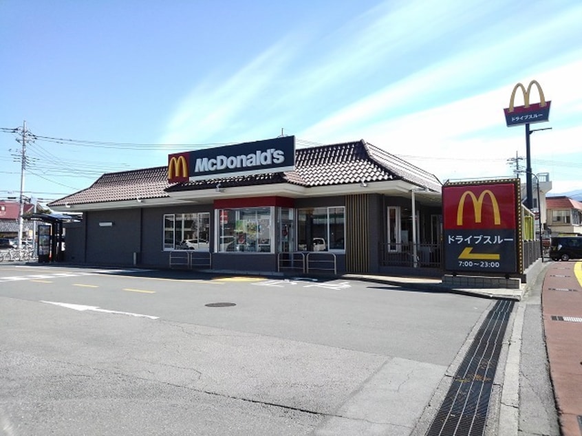 マクドナルド中小河原店まで1900m パルク　ド　ソレイユ