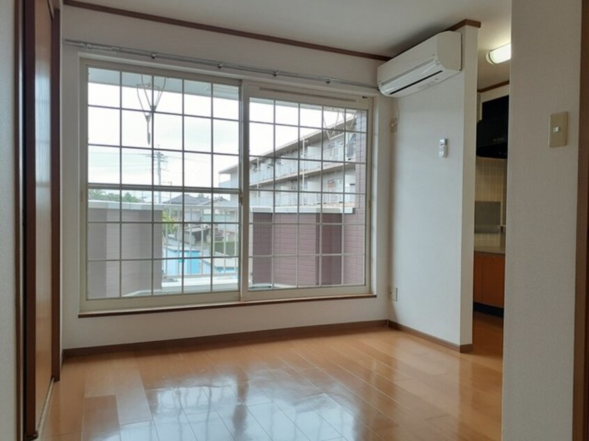  ヴィラ・グリ－ンリ－フＢ