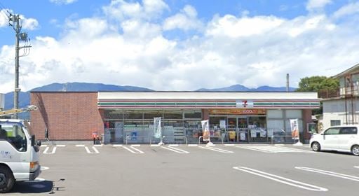 ｾﾌﾞﾝｲﾚﾌﾞﾝ 山梨田富店(コンビニ)まで571m ヴァンクレーヴＡ