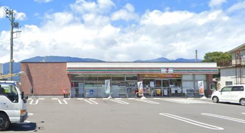 ｾﾌﾞﾝｲﾚﾌﾞﾝ 山梨田富店(コンビニ)まで571m ヴァンクレーヴＡ