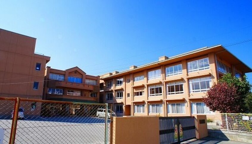 大里小学校まで760m モルティ　ピアッツアＲ　I